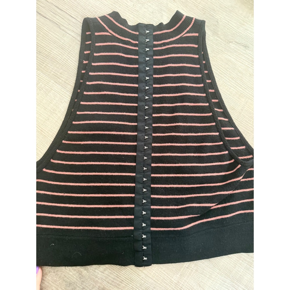 VS Striped High-Neck Knit Crop Top‎ – Coquette / Balletcore Style
